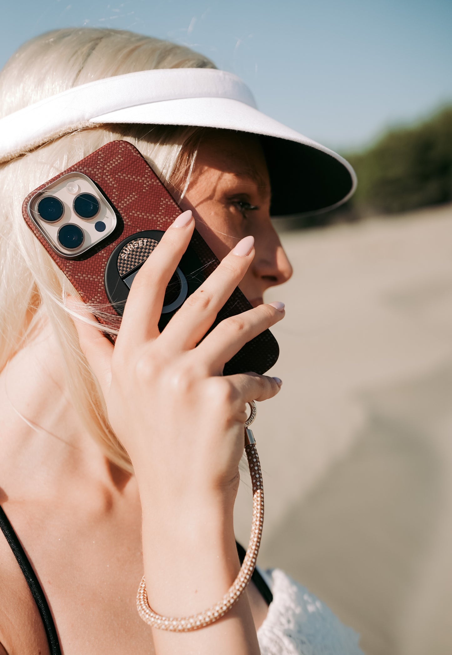 MONOGRAM Ultra Slim  - Red & Gold Case + Magnet Ring Stand