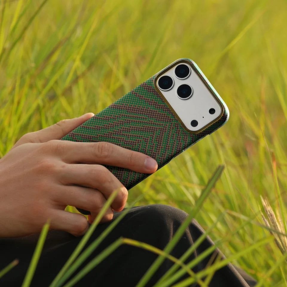 iPhone 18 Pro Edge Case Sprout Surge (PitaTap™)